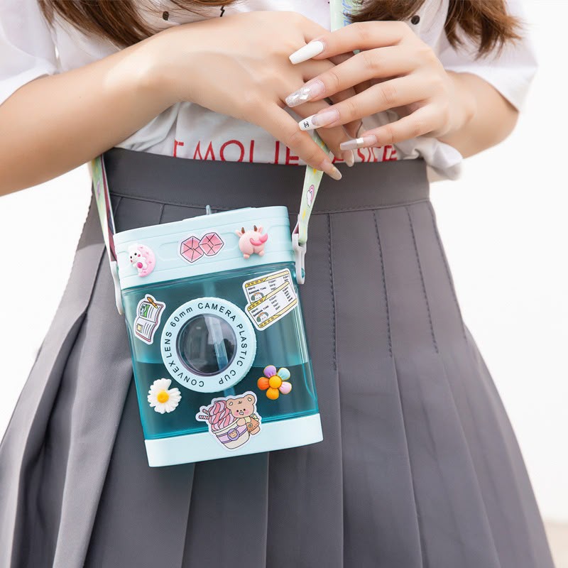 Cute Camera-Shaped Water Bottle for Kids & Girls – Portable Flat Square Straw Cup with Adjustable Shoulder Strap & DIY 3D Stickers, BPA-Free Leakproof Drinkware