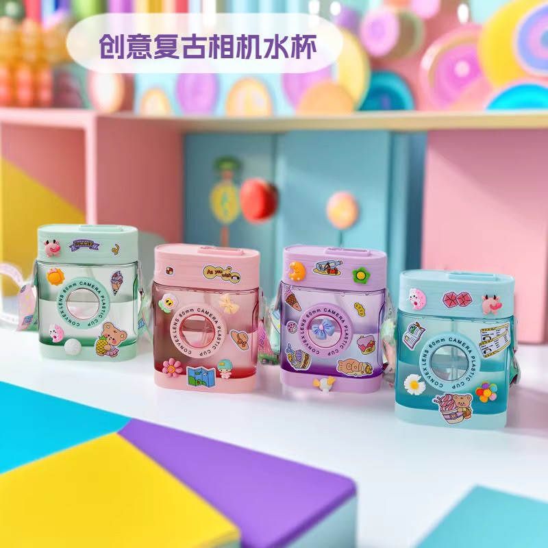 Cute Camera-Shaped Water Bottle for Kids & Girls – Portable Flat Square Straw Cup with Adjustable Shoulder Strap & DIY 3D Stickers, BPA-Free Leakproof Drinkware